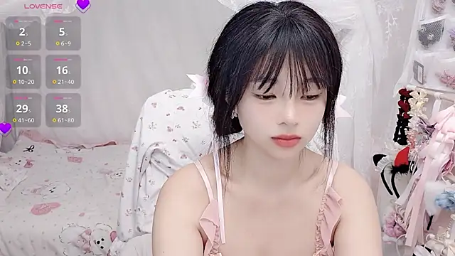 9aunatiis – Kamerová šou