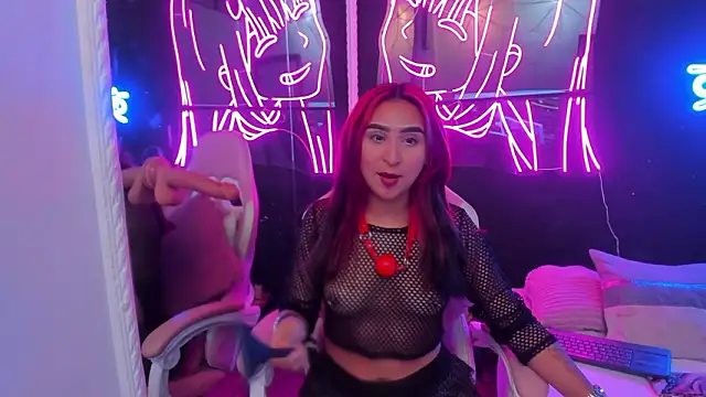 XXX chat uživo modela Lilith_Carteer