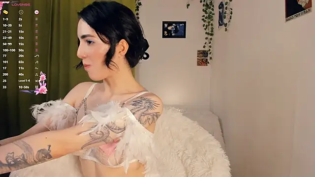 lunar_spark Adlı Modelin Web Kamerası Şovu