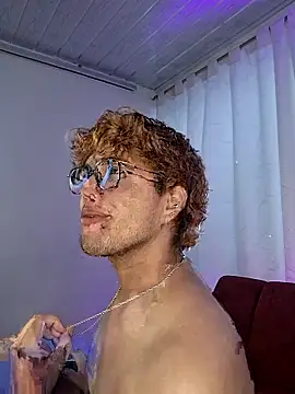 Вебкам-шоу lucasgoat_