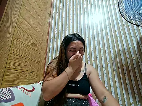 Chatroom XXX en direct de Simple_Asian