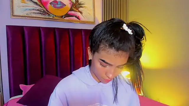 LauraAristizabal's Live XXX Chat