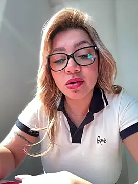 Chatroom XXX en direct de DIANITA_1988