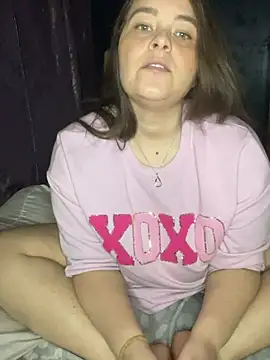 Queen_CamiXO 现场XXX聊天