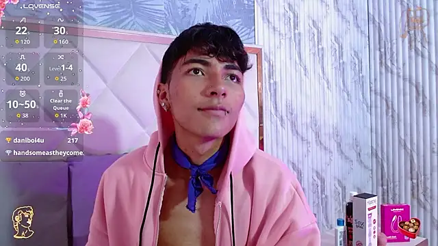 Webkamerová show osamu_tay