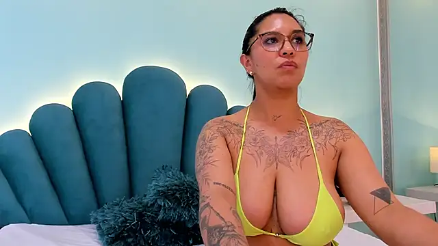 XXX chat uživo modela sharlott18