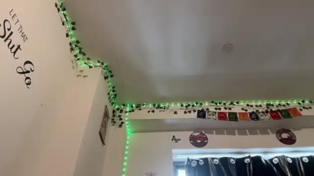 Chat XXX en directo de tinydaisy21