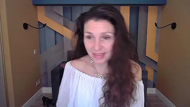 EllaLong élő XXX-chatje