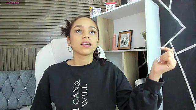 CarolineFyreのライブXXXチャット