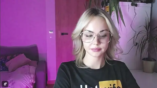 LexiexPlay élő XXX-chatje