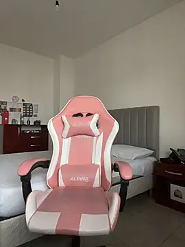 Онлайн чат XXX LolaSB