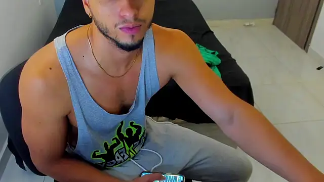 Kris_Khalifa69 live XXX chat