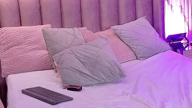 OnlyLola_ Adlı Modelin Canlı XXX Sohbeti