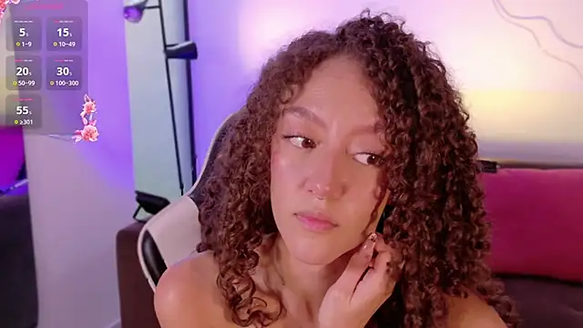 ChloeMoreti: онлайн-секс-чат