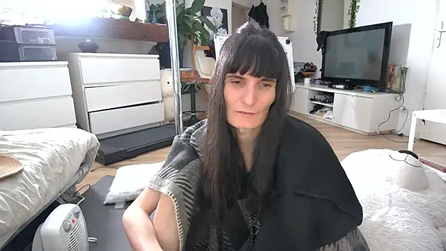 CeriseLapine Chat XXX in diretta