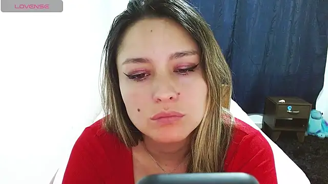 Madelheine 网络视讯表演