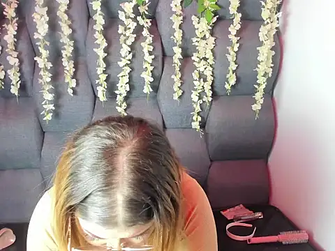 JuliettaRousse69 现场XXX聊天