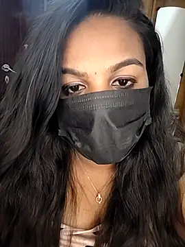 Tamil_Shara: διαδικτυακό σόου στην κάμερα