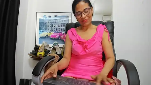 Aries_Mature 网络视讯表演