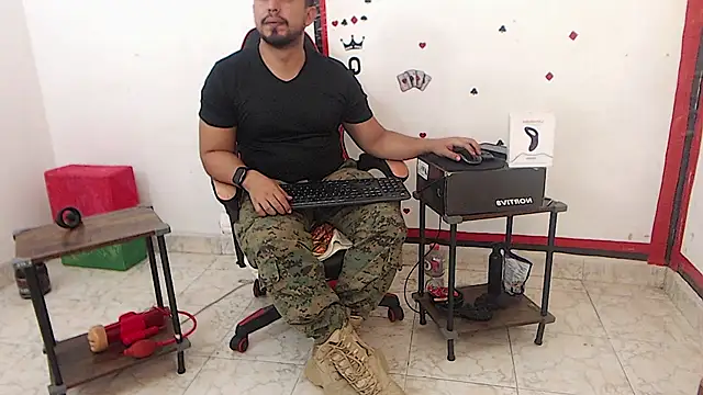 Živý XXX chat KalethBigDick