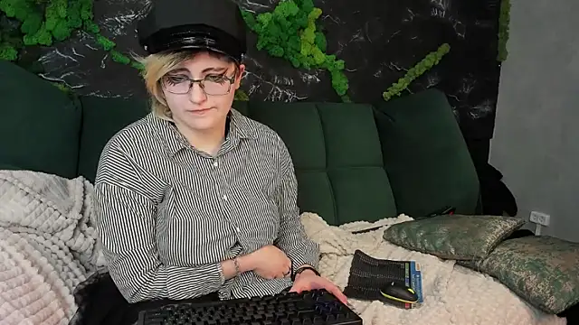 ABSI_GLITCH Webcam Show