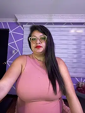 MiiaaJoness' Live XXX Chat