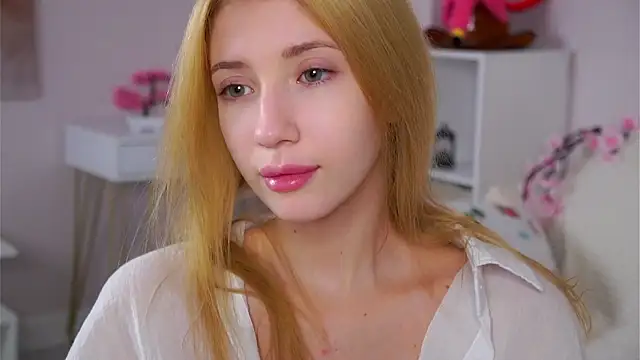 SunnivaCovil Live XXX-chat