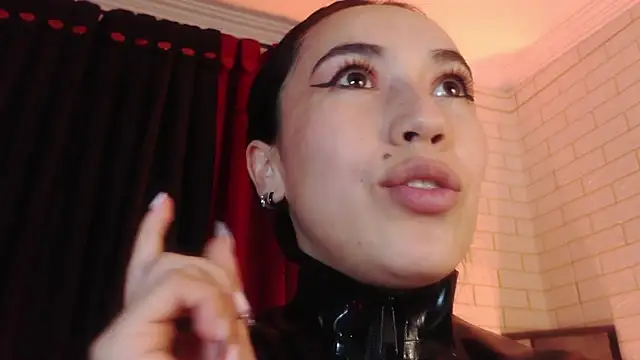 NYX1126 élő XXX-chatje