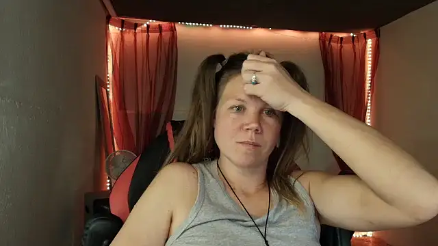 CallMeMaria élő XXX-chatje