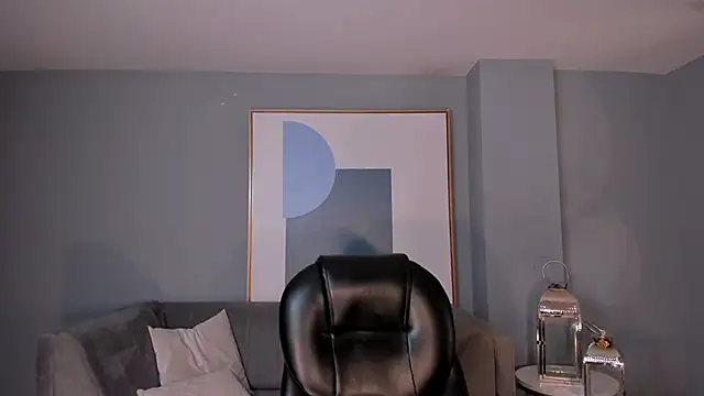 MilaLawrence Chat XXX live