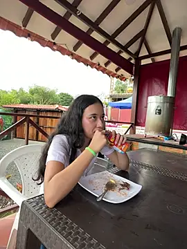 Pokazy przed kamerką – l0lita_emi