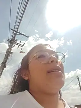 StornBunnyy_: διαδικτυακό σόου στην κάμερα