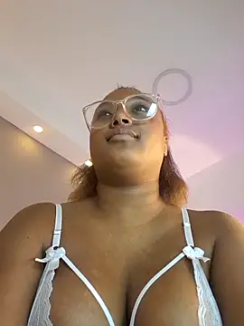 Adelehottman Adlı Modelin Canlı XXX Sohbeti