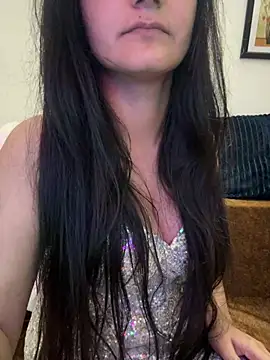 Maahhii Chat XXX live