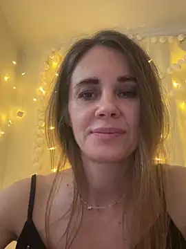 LucieMack 现场XXX聊天