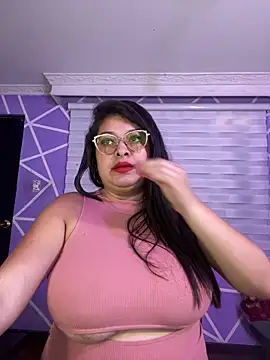 MiiaaJoness 现场XXX聊天