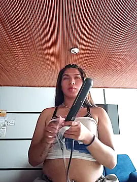 MeelFox live XXX chat