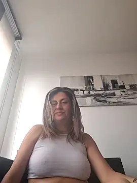 Latiinvenushot's Webcam Show