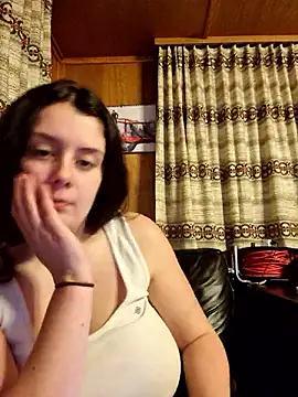 YoungLiisaxx Live XXX-Chat