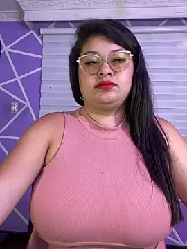 Chat XXX en directo de MiiaaJoness