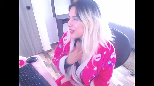 mystica_25: онлайн-секс-чат