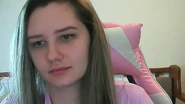 Caymira Chat XXX live