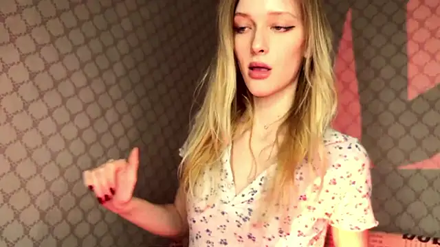 Evvie_Summn1 Adlı Modelin Canlı XXX Sohbeti