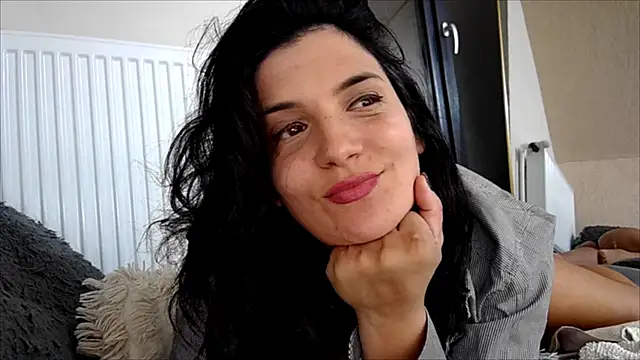 curvyana69's Webcam Show