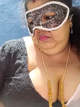 tamilthanushri Chat XXX live