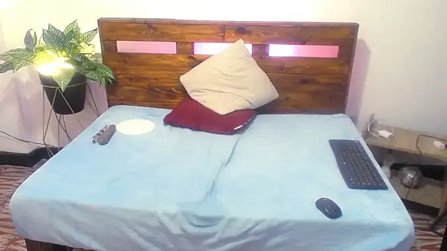 Yeseniaa25_ élő XXX-chatje