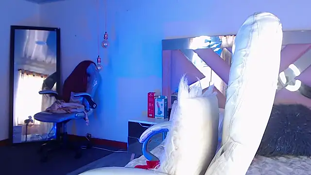 XXX chat uživo modela KorayRoussel