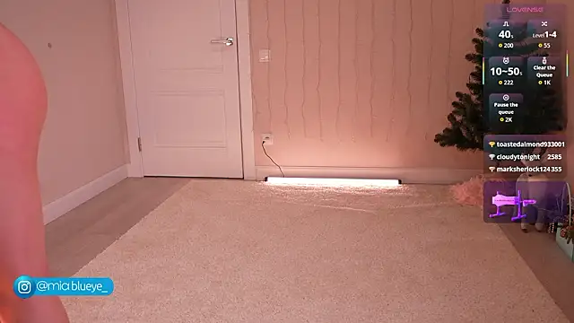Miablueye's Live XXX Chat