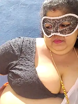 tamilthanushri Live XXX-chat