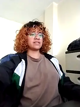 EmmaMelissa0521 Adlı Modelin Canlı XXX Sohbeti